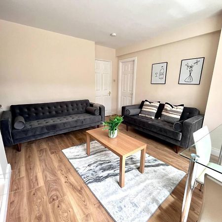 Central 4 Bedroom House With Driveway Newcastle upon Tyne Eksteriør billede