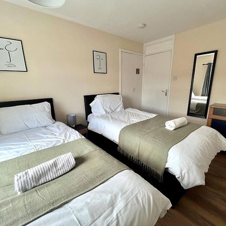 Central 4 Bedroom House With Driveway Newcastle upon Tyne Eksteriør billede