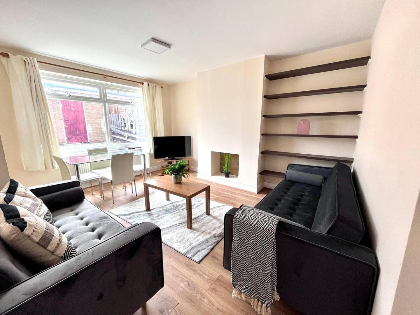 Central 4 Bedroom House With Driveway Newcastle upon Tyne Eksteriør billede