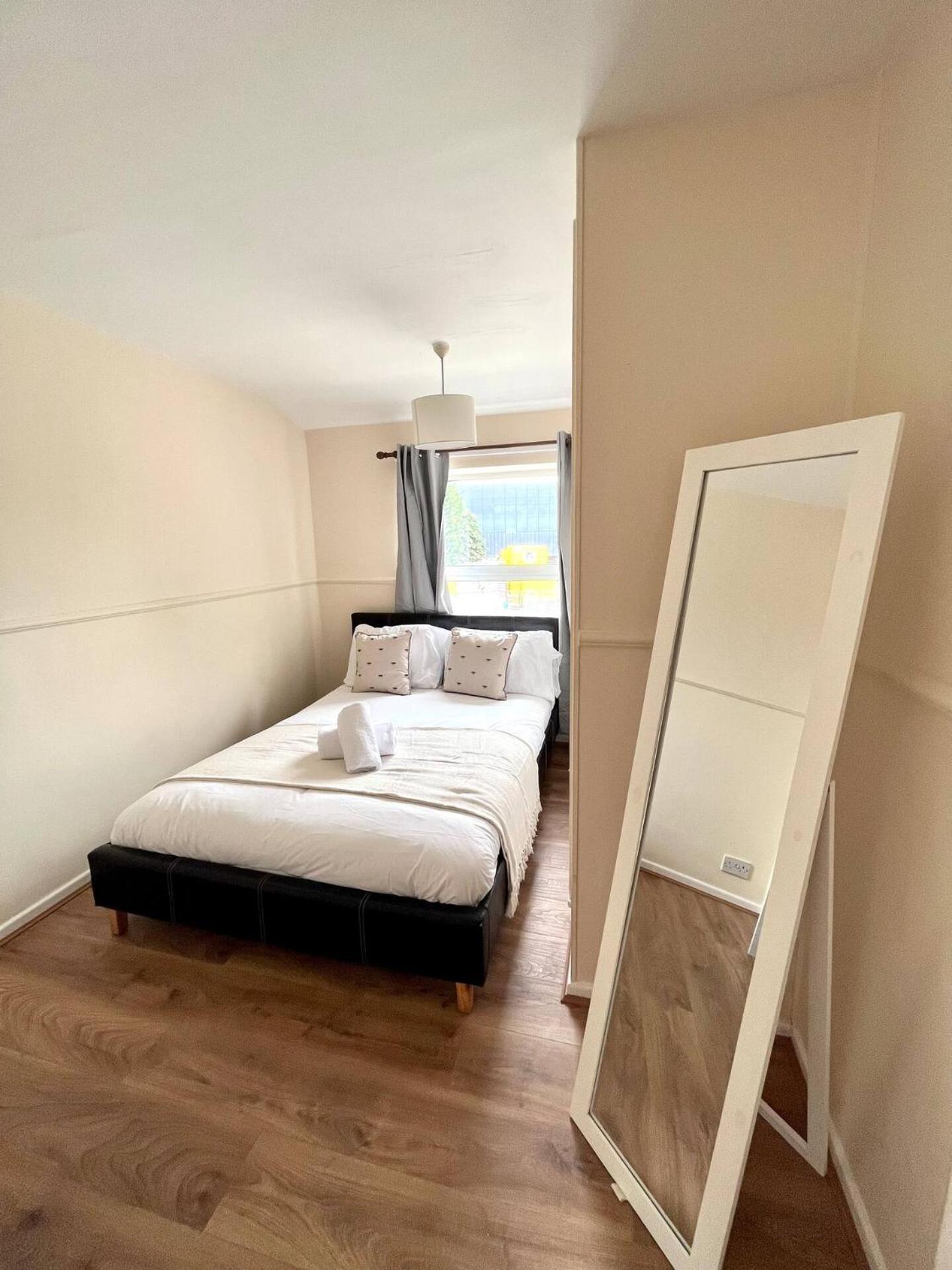 Central 4 Bedroom House With Driveway Newcastle upon Tyne Eksteriør billede
